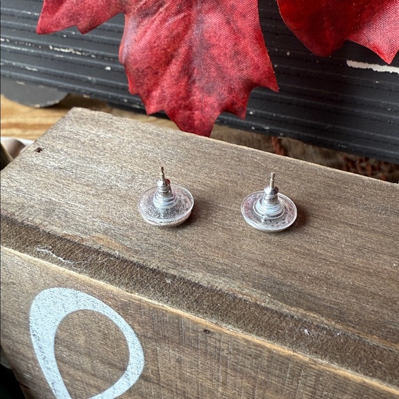 Brighton Ferrara Fleur De Lis Short Necklace and Stud Earrings Set - Picture 10 of 11